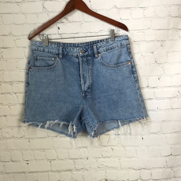 H&M Jean shorts size 12 Raw Hem Blue - Picture 1 of 8